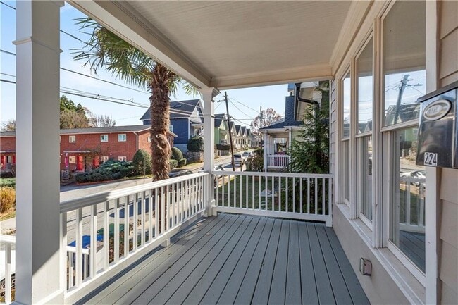 Photo - 224 Lampkin St NE