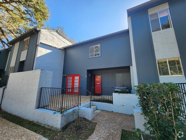 Building Photo - 2949 N Shamrock St Rental