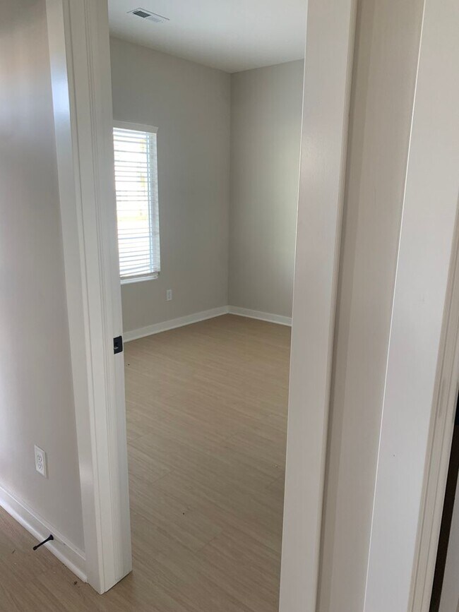 Photo - 5406-08 BRESSLER Dr Unit 5406 N BRESSLER DR