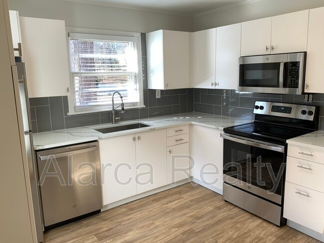 Photo - 3633 Carlyle Dr