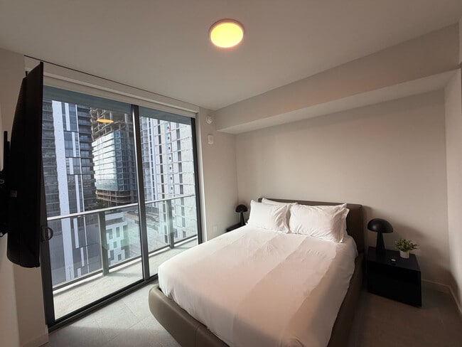 Photo - 121 NE 5th St Unidad SI FL35-ID1505779P