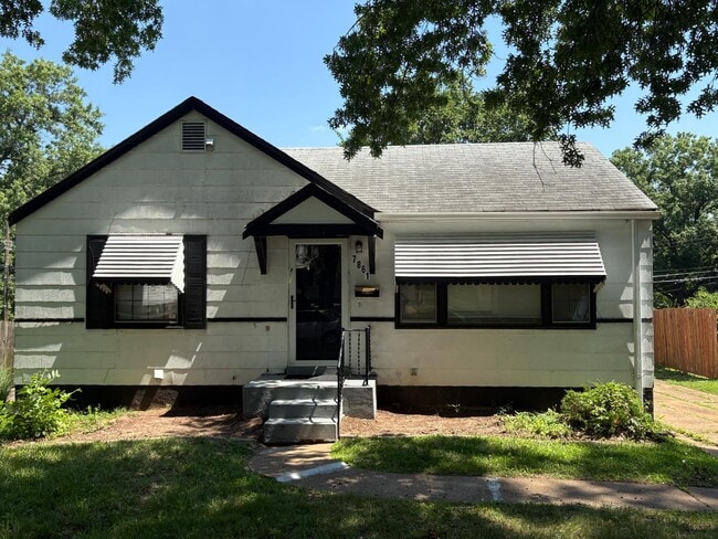 Building Photo - 7861 Madison Dr