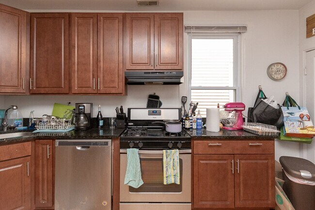 Photo - 2627 N Marshfield Ave Unidad J01P