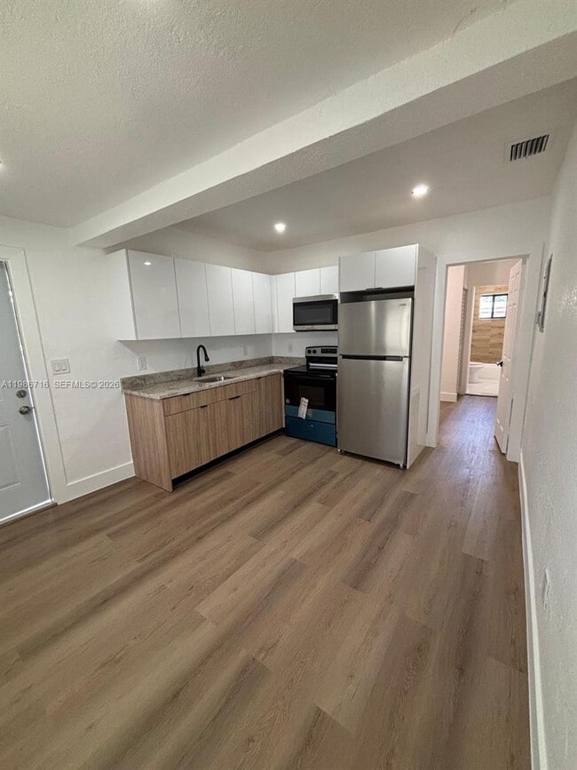 Photo - 5601 NW 31st Ave Unidad B