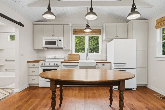 Photo - Charming 1BR ADU in Coveted Hope Valley with Private Screened Porch