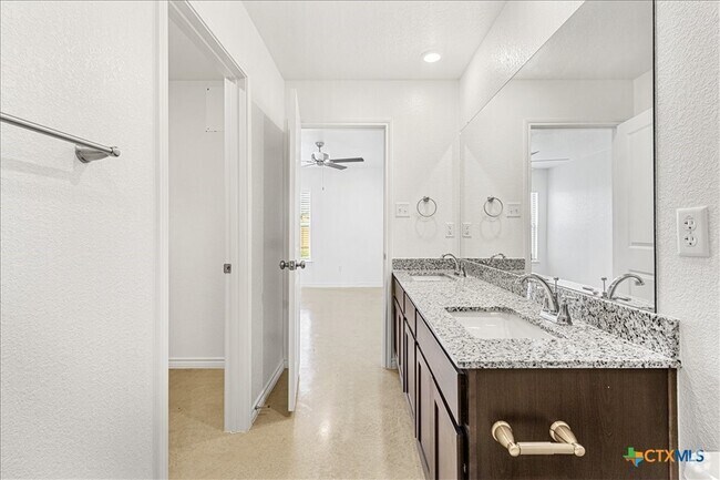 Building Photo - 1242 Lehmann Dr Rental