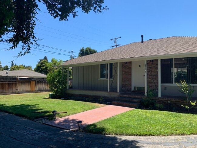 Photo - 2065 Oakwood Dr Townhome