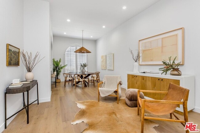 Photo - 14234 Dickens St Unidad 2