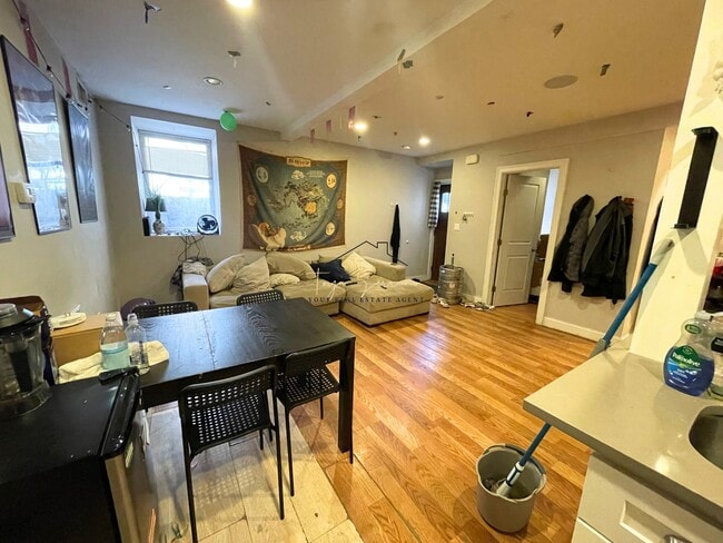 Photo - 723 Parker St Unit 1