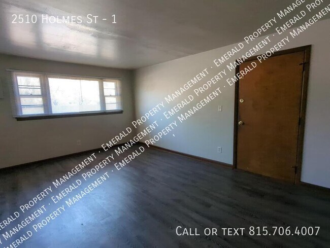 Photo - 2510 Holmes St Unit 1
