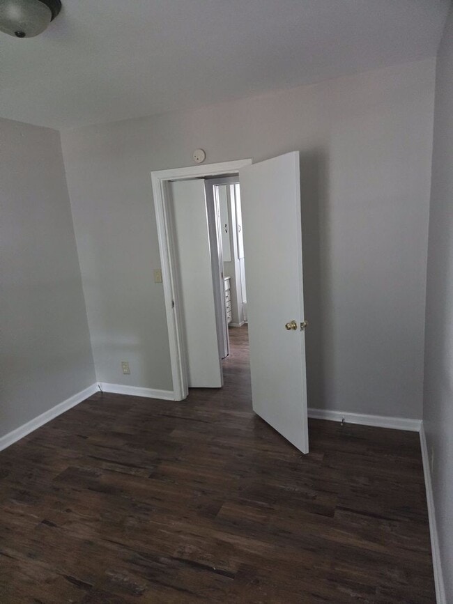 Photo - Spacious 4-Bedroom Home in Peoria — Dog-Friendly & Move-In Ready!