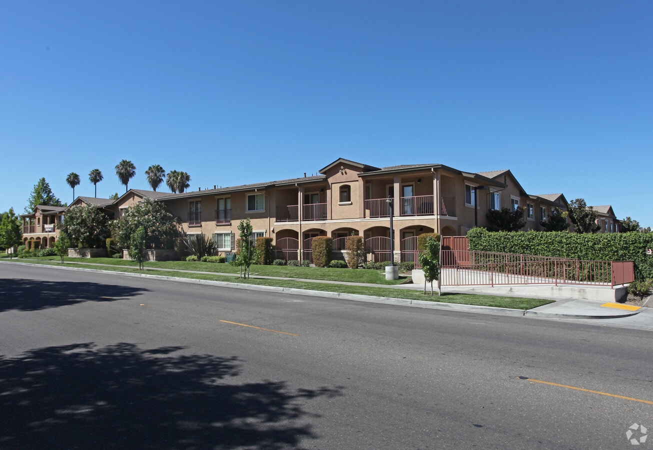 Villa Monterey - Villa Monterey Apartments
