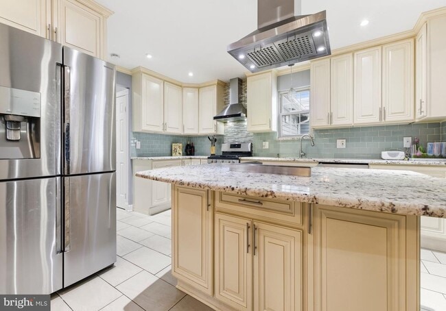 Photo - 203 Jonathan Ln