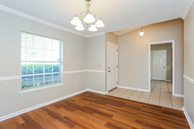 2406 Egrets Glade Dr
