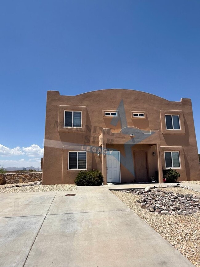 Building Photo - Sweet 2 Bedroom Townhome - Coming Soon!