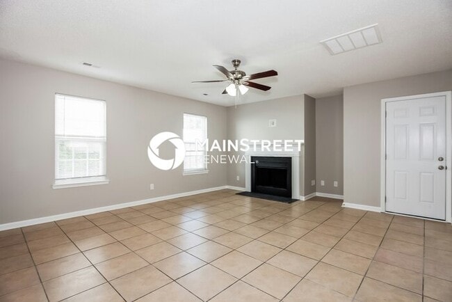 Photo - 4 Bedroom Pet-Friendly Home in Charlotte, NC with Main Street Renewal