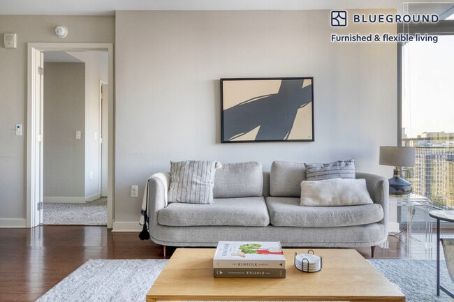 Photo - 4918 St Elmo Ave Unidad FL14-ID674