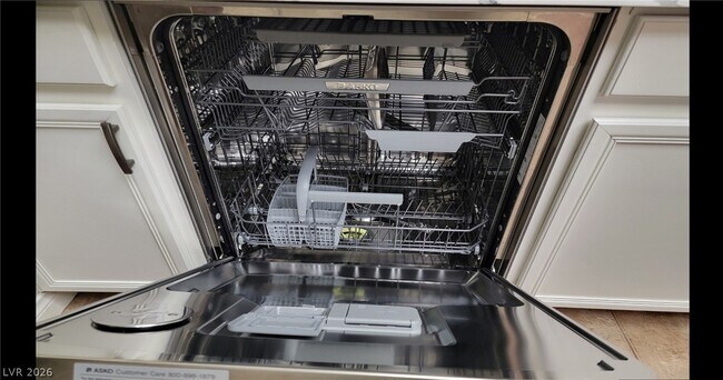 Photo - 830 Carnegie St Unidad 1821