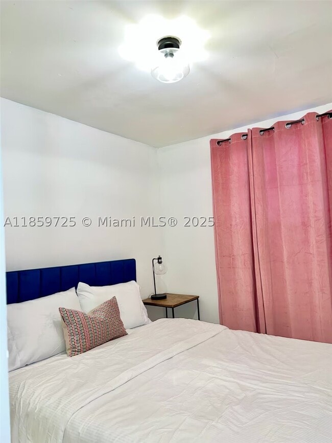 Photo - 2701 NW 24th St Unit R