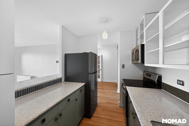 Photo - 700 N Washington St