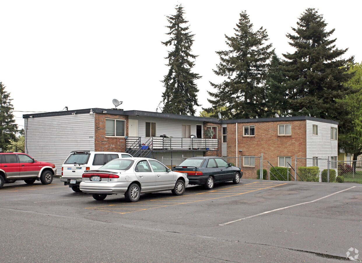Photo - Angle Crest Apartments