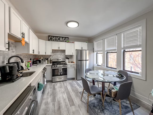 Photo - 837 W Cornelia Ave