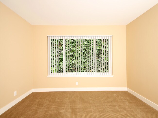 Photo - Crystal Lake Apartments