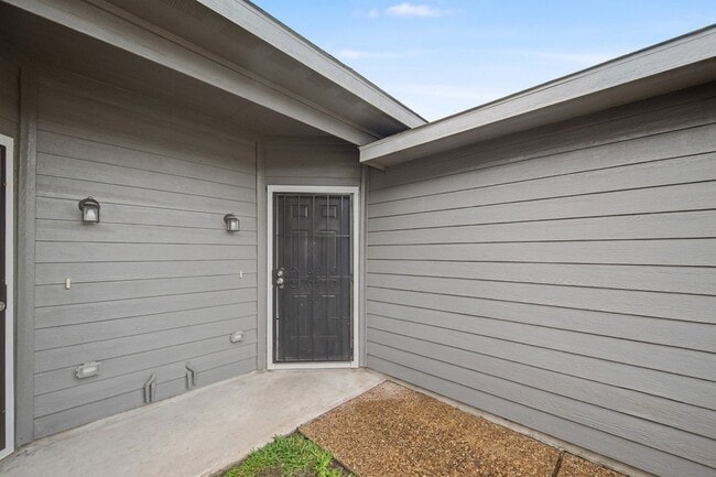 Photo - 5409 Nielan St