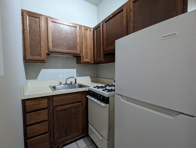 Photo - 511 W Melrose St Unit 301