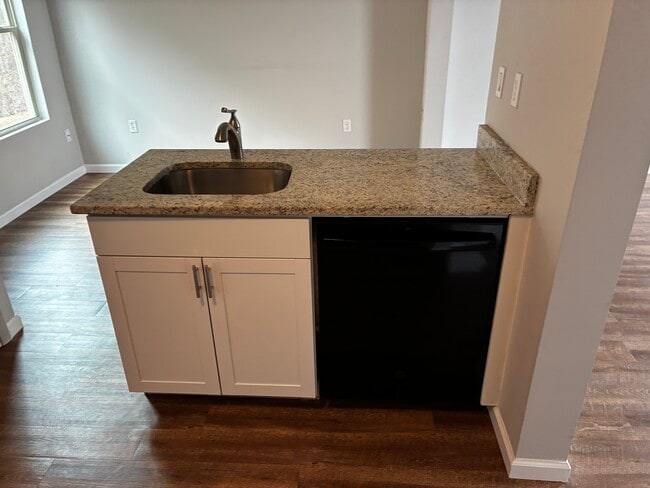 Photo - 61 Crabapple Rdg