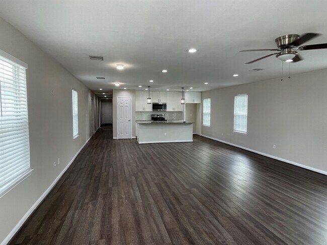 Photo - 3340 Simmons St