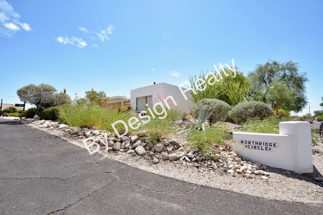 Building Photo - 55+ Townhome for Rent - Spacious 3BR/2BA w...
