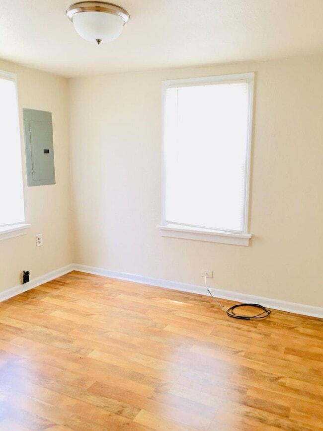 Photo - 321 Vernon St