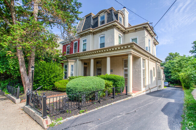 Building Photo - 4105 Pine St Rental