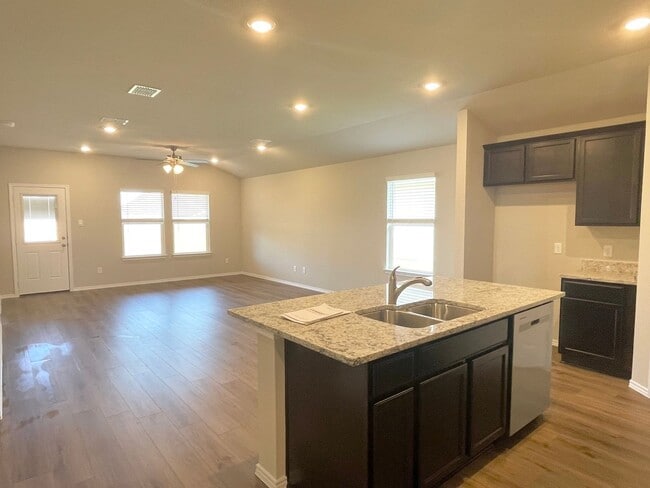 Photo - 2909 Cyprian Rd