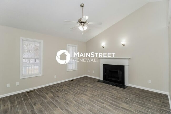 Photo - 4 Bedroom Pet-Friendly Home in Dallas, GA with Main Street Renewal