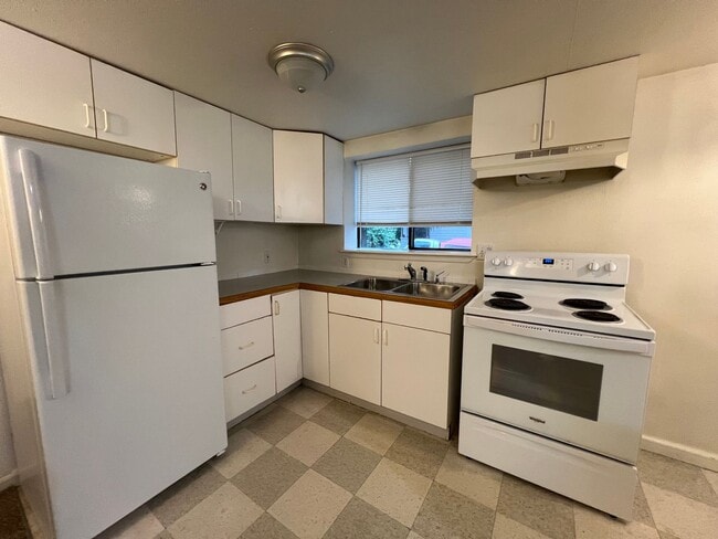 Photo - 3415 Abbott St Unit #B