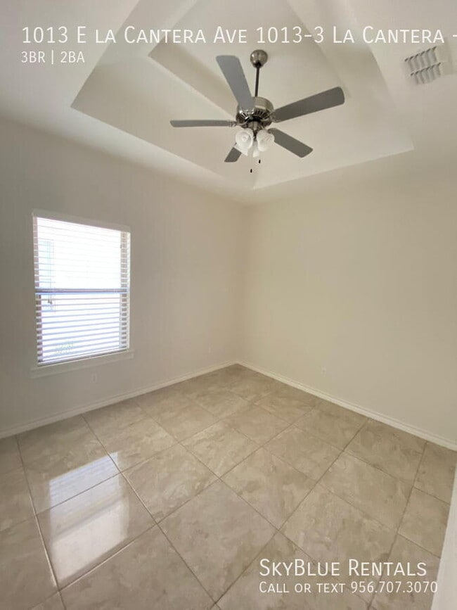Building Photo - 1013 E la Cantera Ave Unit 3,