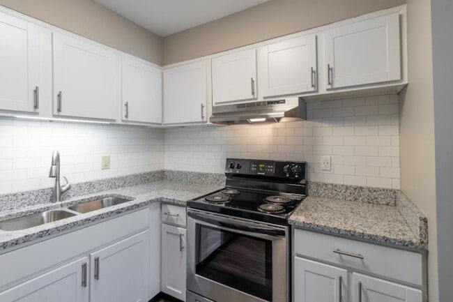 Photo - 102 Village Green Ln Unit C