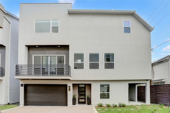 Building Photo - 1716 Rosewood St Unit C