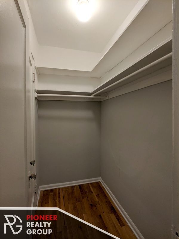 837 W Wolfram St Unit 207
