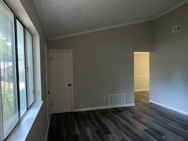 Photo - 8759 Embrey Dr