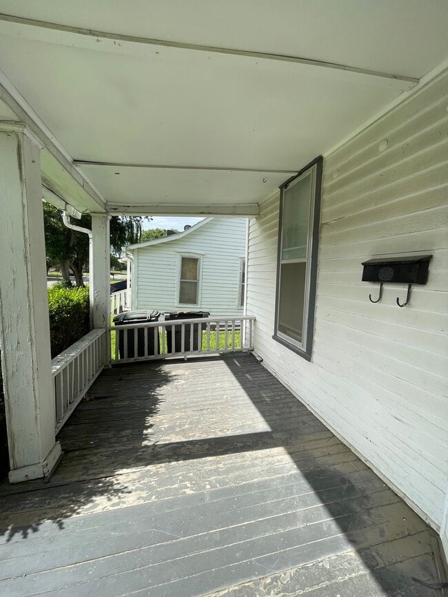 Photo - 727 Congress St
