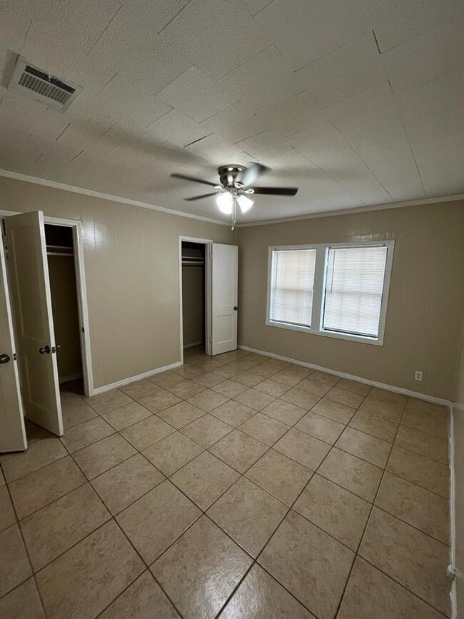 4340 Pine St