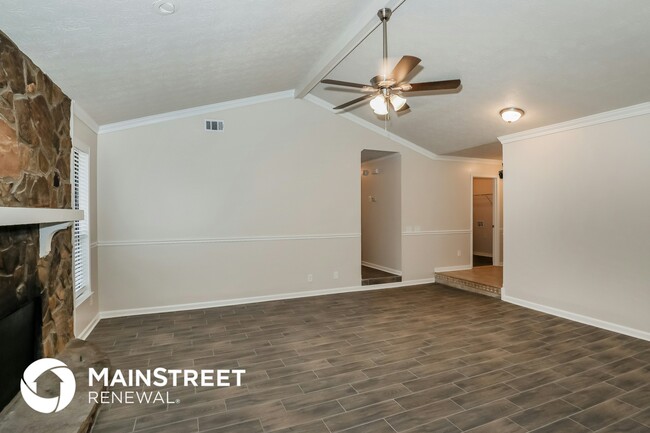 Photo - 125 Whitney Way