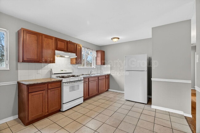 Photo - 1455 Redman Blvd