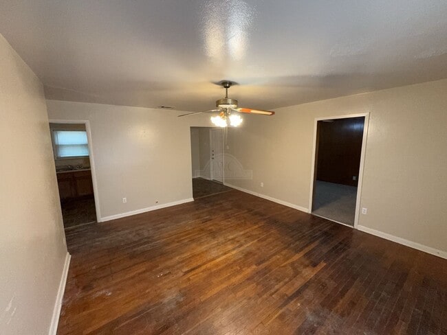 Photo - 408 Allen St