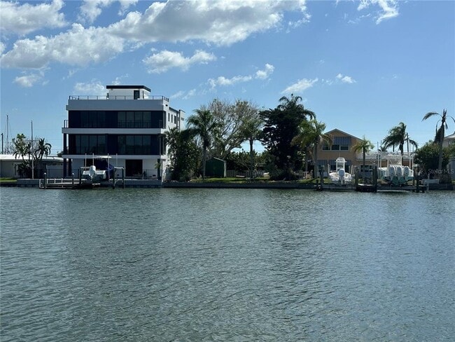 Photo - 505 Hidden Harbour Dr