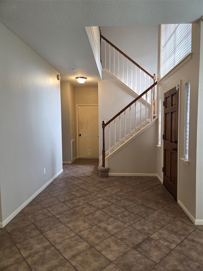 Photo - 231 Needleleaf Ln