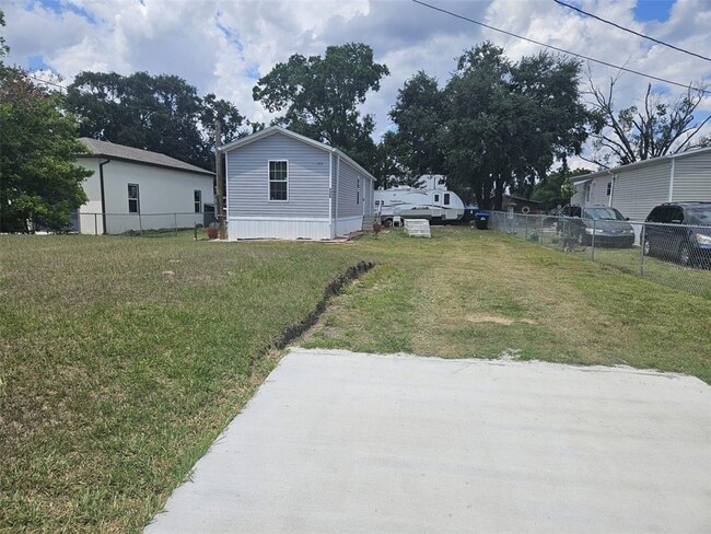 Photo - 123 4th St